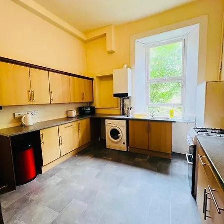 Massive 5bed 2bath Flat Available For Fringe Festival Edinburgh