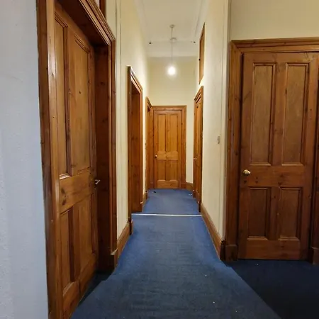Massive 5bed 2bath Flat Available For Fringe Festival Apartament Edynburg