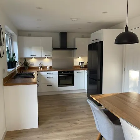 4 Bedrooms House With Garden * Edimburgo