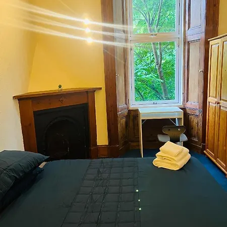 Massive 5bed 2bath Flat Available For Fringe Festival Apartament Edynburg