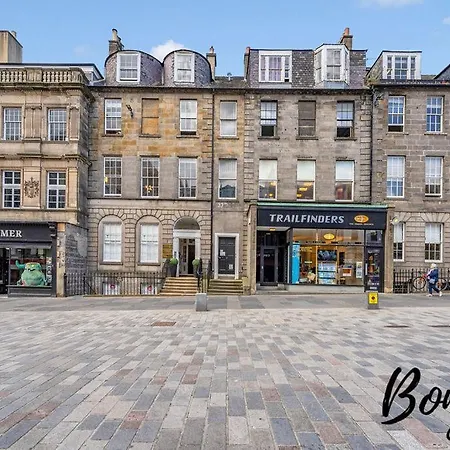 Voltaire - New Town 3br-2ba, Castle Street By Bonjour Residences Apartment *