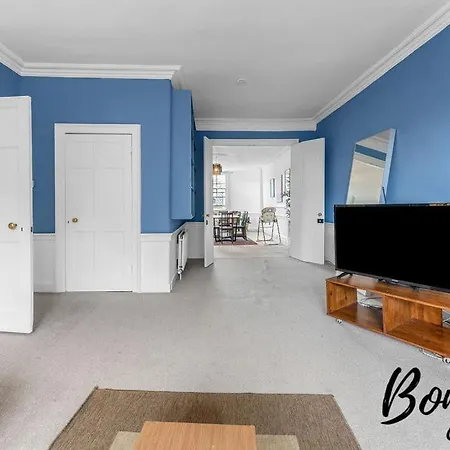 Voltaire - New Town 3br-2ba, Castle Street By Bonjour Residences Apartamento *
