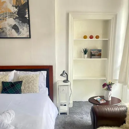 Newington, 1st Floor 4 Bedroom Flat Edimburgo