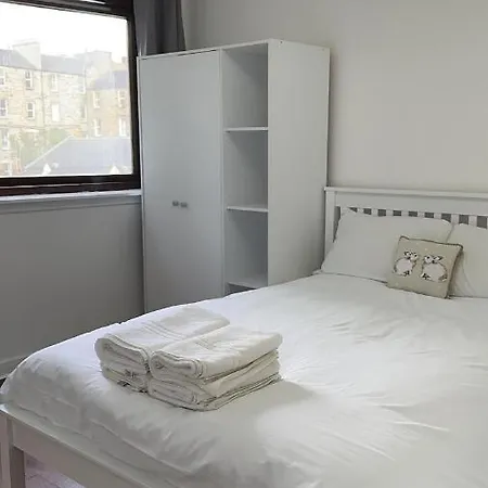 Entire In Center Apartment