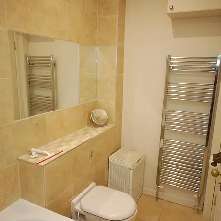 Apartment Altido Lovely 2bed Apt In Stockbridge
