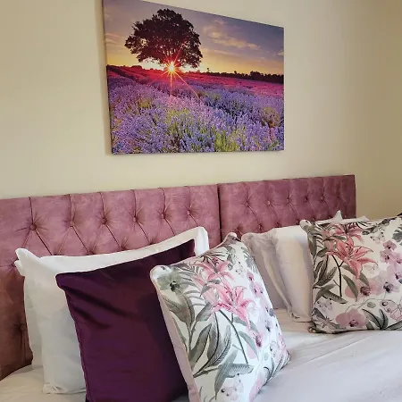 Sensational Apartments- Ferry Road Apartment Edinburgh