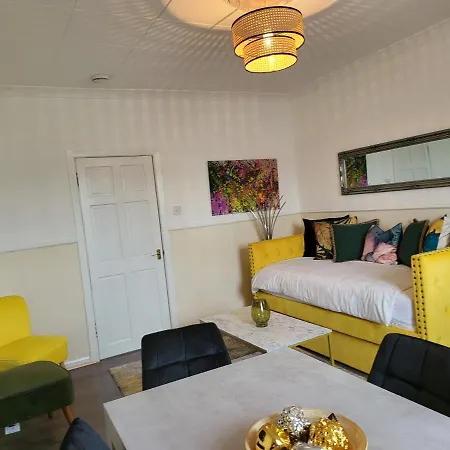 Sensational Apartments- Ferry Road Apartment Edinburgh