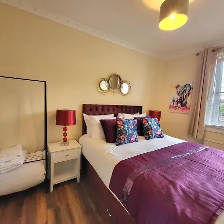 Apartment Sensational Apartments- Ferry Road *