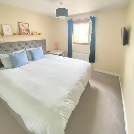 Cozy Bedroom In Shared With Free Parking * Edinburgh