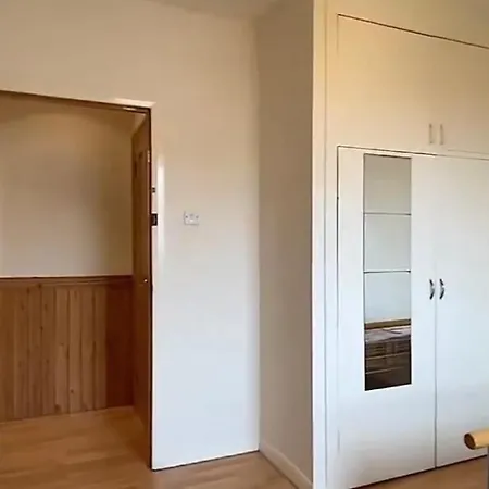 3 Bed Flat *