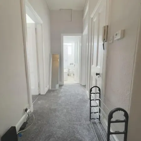 Centre Two Bed Flat * 에든버러