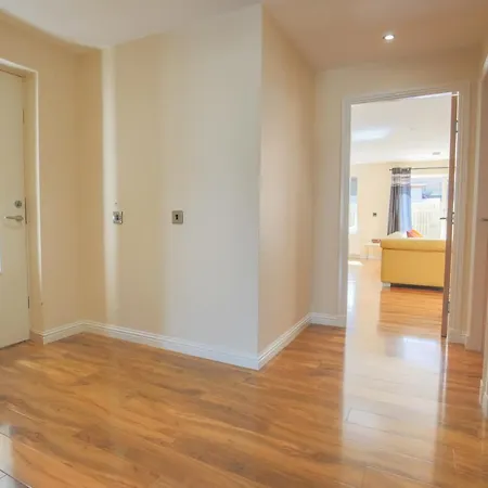 Apartment Stylish Modern Newly Built 15 Min From Centre Edinburgh