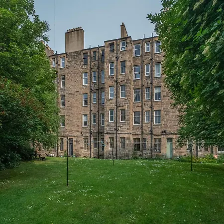 Pass The Keys Luxury Top Floor 2 Bedroom
