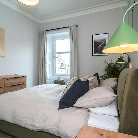 Pass The Keys Luxury Top Floor 2 Bedroom Appartamento *