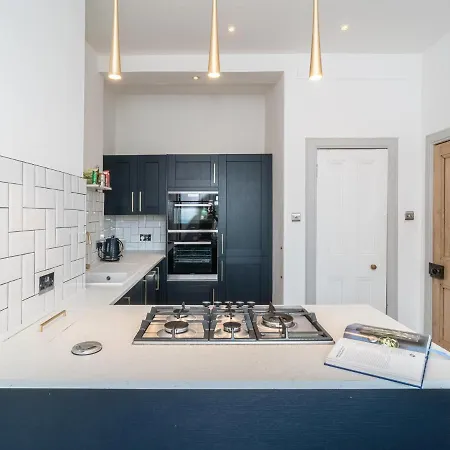 Pass The Keys Luxury Top Floor 2 Bedroom * Edimburgo