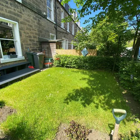 Peaceful 1-bedroom Retreat Edinburgh