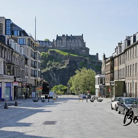 Montmartre - New Town 3br-3ba Main Door - By Bonjour Residences *