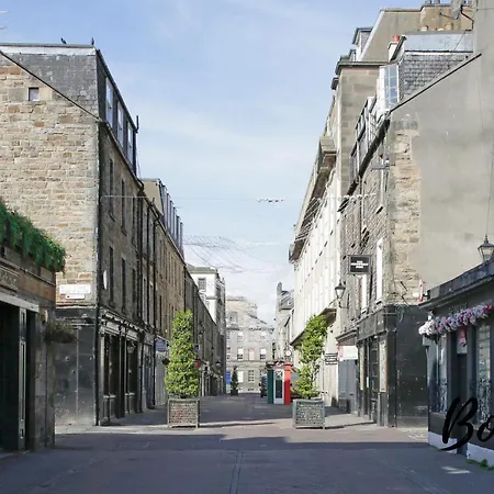 Montmartre - New Town 3br-3ba Main Door - By Bonjour Residences * Edinburgh