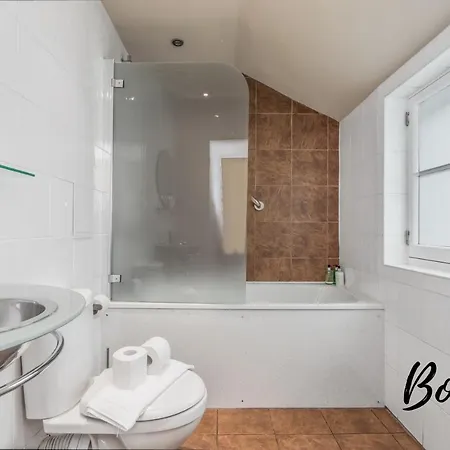 Daire Montmartre - New Town 3br-3ba Main Door - By Bonjour Residences