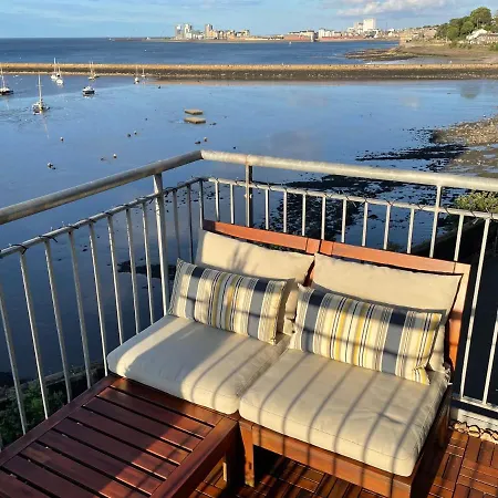 Corinthian Quay Apartment EDI