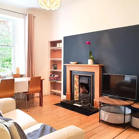 Peaceful 1-bedroom Retreat Edinburgh
