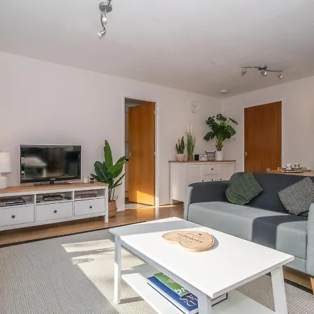 Apartment Newly Furnished 2bed Flat With Peaceful Views