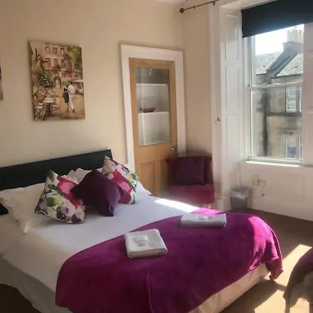 3 Bedrooms For Upto 6 *