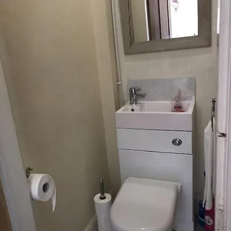 3 Bedrooms For Upto 6