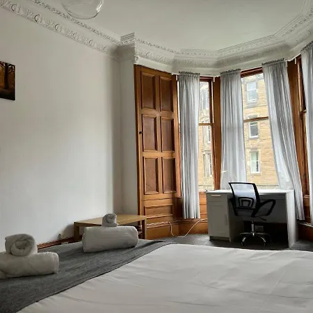 Apartment Specious Retreat With Famous Park Views