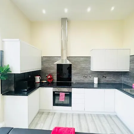 Large Flat In With Mountain Views *
