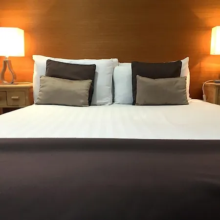 Fountain Court - Harris Апарт-отель 4*