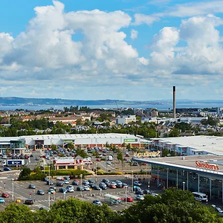 Hotel Holiday Express City West By Ihg 3*