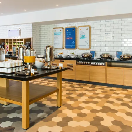 Holiday Express City West By Ihg