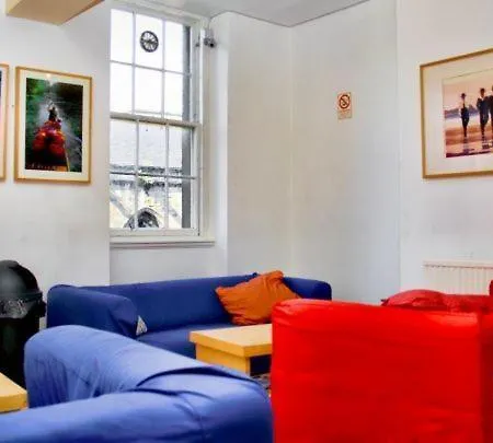 Brodies Hostels *