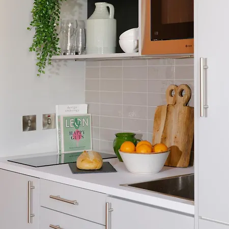 Heeton Concept Queen Street Aparthotel 4*