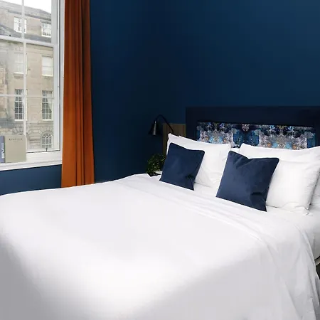 Heeton Concept Queen Street Aparthotel 4*