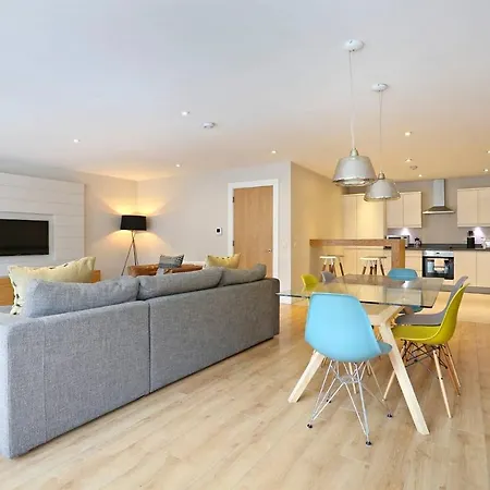 Stunning West End Hub Daire Edinburgh
