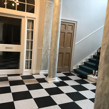 Homestay Private Guest In Georgian Townhouse In Centre