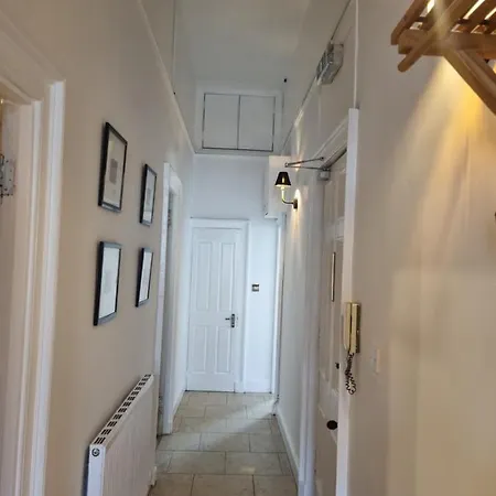 3 Double-bed Georgian In Prime Location Lägenhet Edinburg