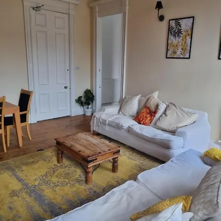 Lägenhet 3 Double-bed Georgian In Prime Location