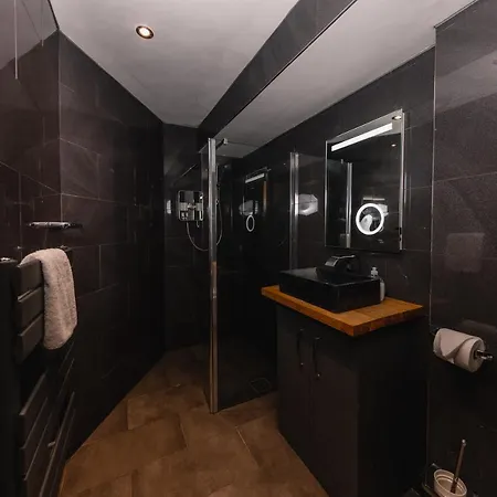 아파트 Superb Luxury Quality On Canal 에든버러