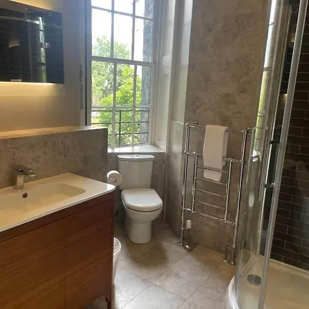 Private Guest In Georgian Townhouse In Centre