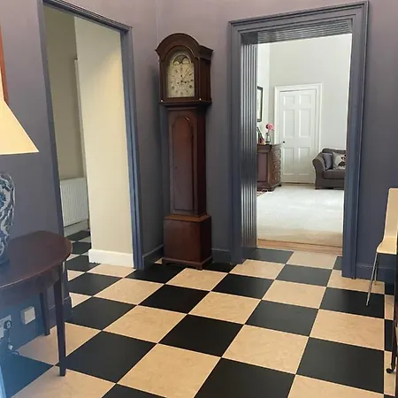 Private Guest In Georgian Townhouse In Centre *