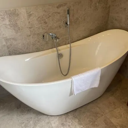 Private Guest In Georgian Townhouse In Centre Homestay