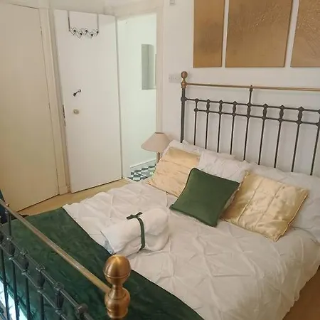 Unique 3 Bedroom Entire House Near Royal Mile Apartment