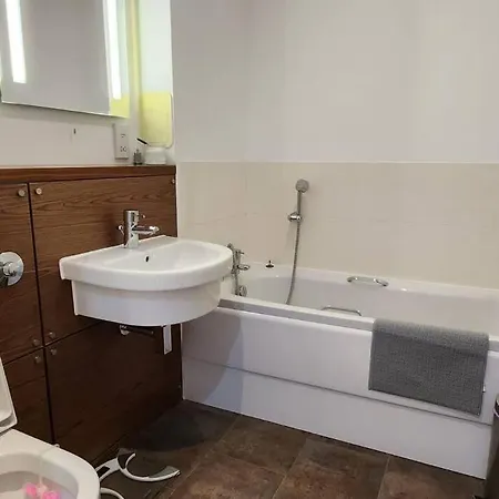 Spacious 2 Bedroom