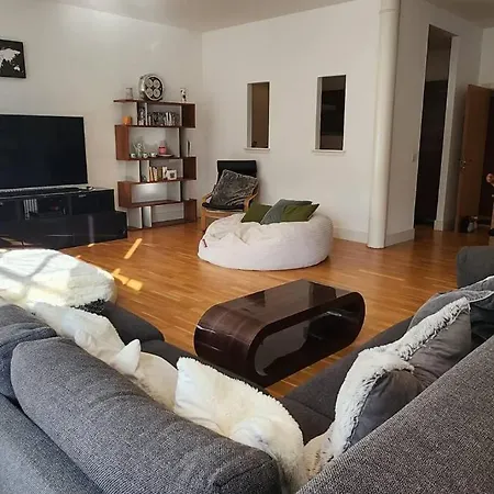 Apartment Spacious 2 Bedroom