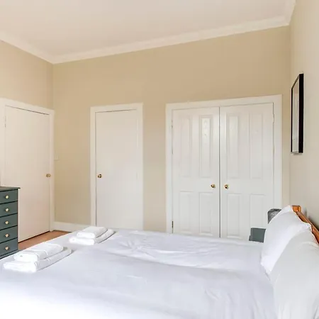 Appartamento Guestready - Amazing Bright 2bdr In Meadowbank Edimburgo