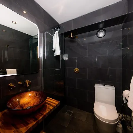 아파트 Superb Luxury Quality On Canal