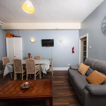 Super 4bedroom At The Meadows Appartement *